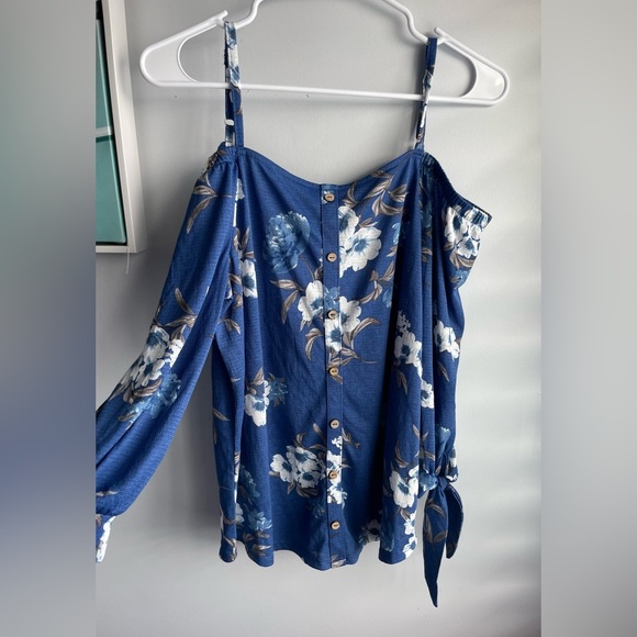 Blue Floral Bohemian Off the Shoulder Long Sleeve Top - Picture 5 of 5
